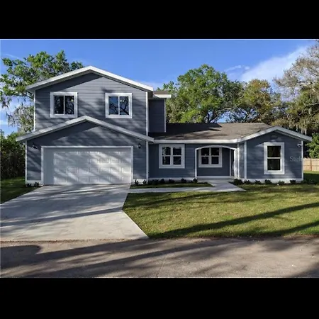 Entire 2Nd Floor With 2 Bedrooms And Kitchenette In Bradenton